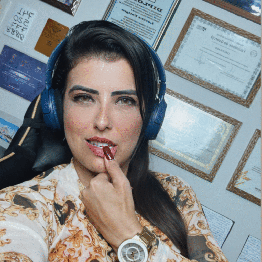 Certificada pelo ThetaHealing Institute. Lorene Patigra tem experiência em saúde metafísica e energia íntima.
